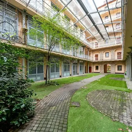 Dfive Aa At Oktogon Apartman